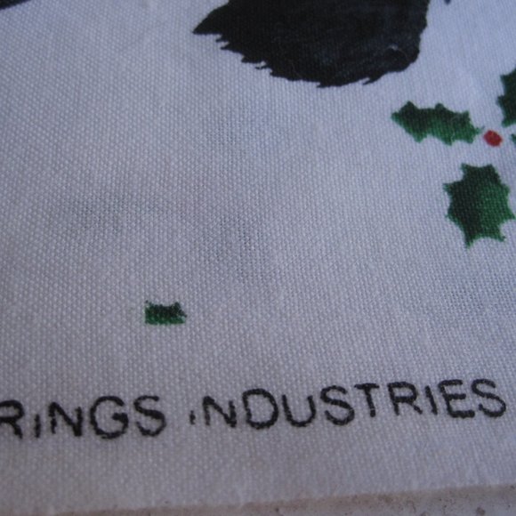 Daisy Kingdom Christmas Tossed Scotties w Holly Scottish Terrier Dogs Fabric 1 Y - Picture 6 of 6